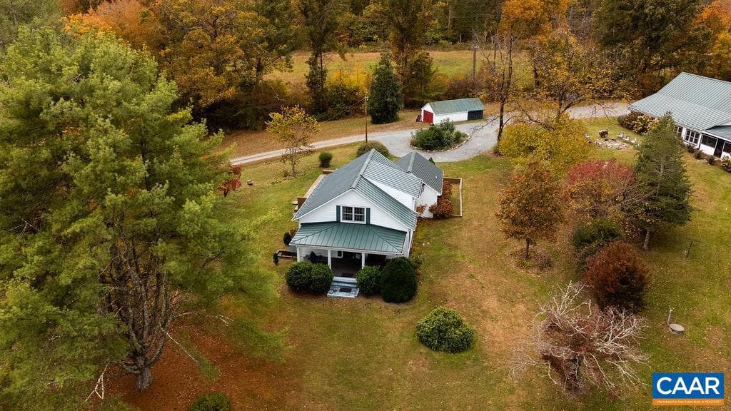 325 Old Roseland Rd photo 3