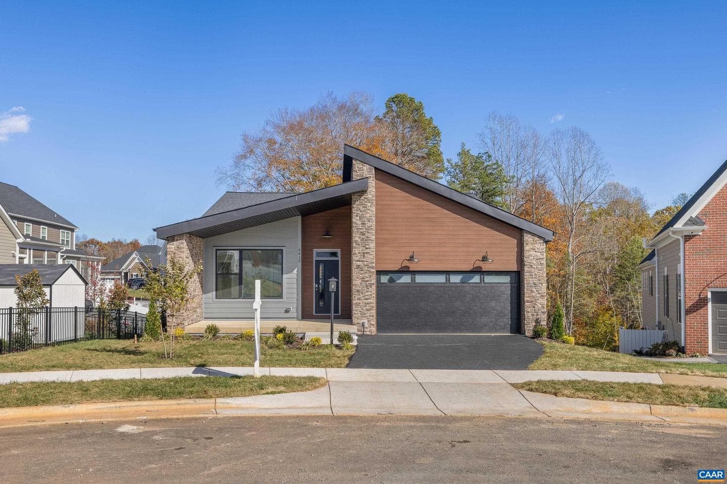 4413 Headland Ct