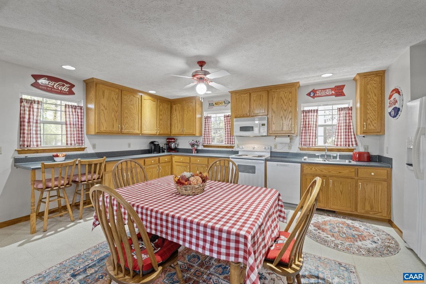 60 Chippewa Ln photo 3