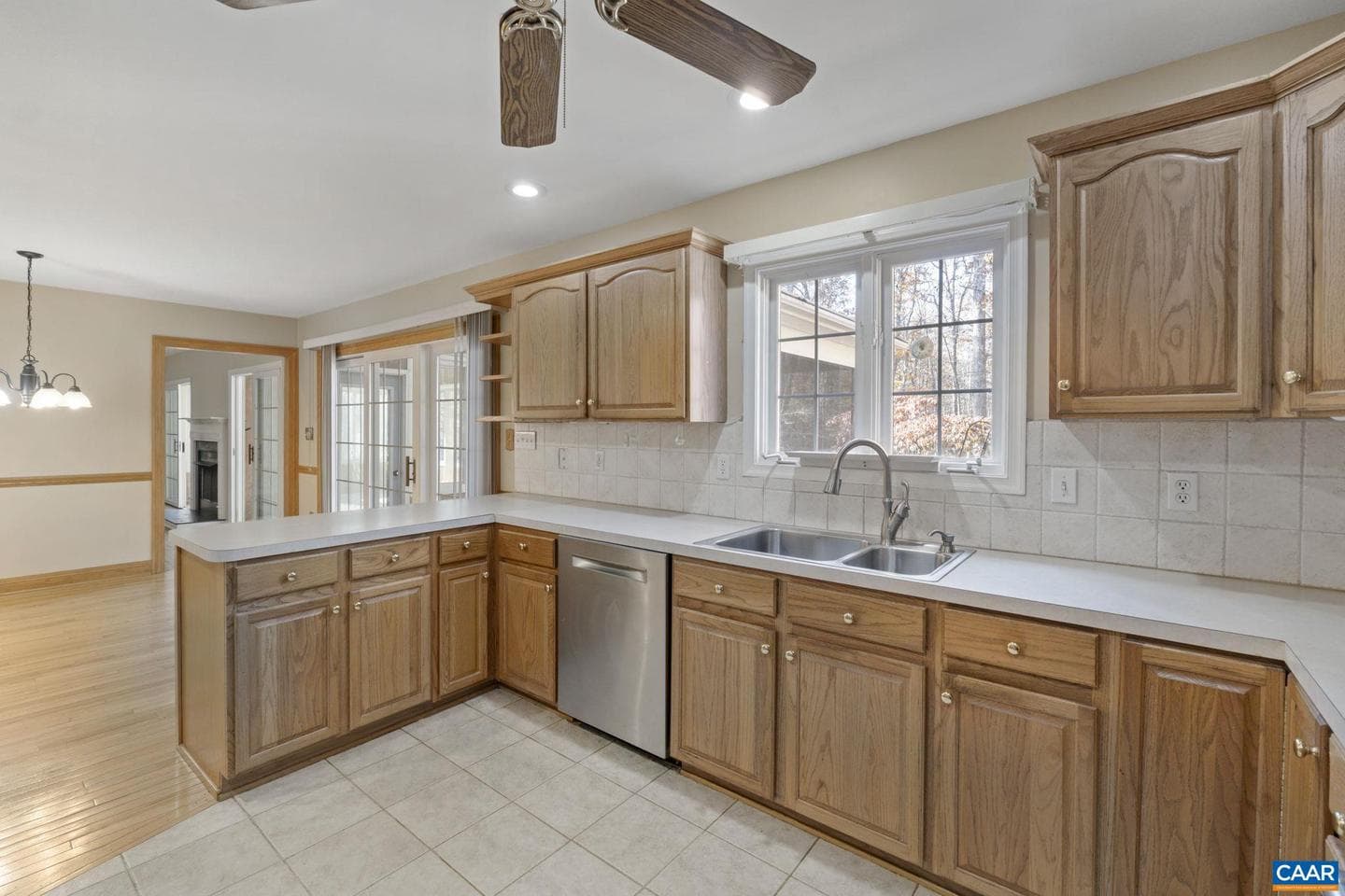 409 Jefferson Dr photo 15