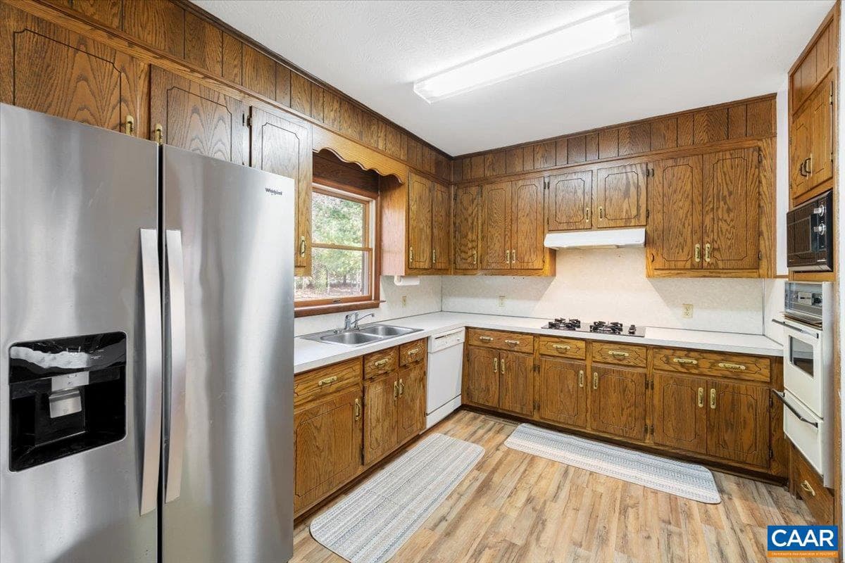 391 Pond Rd photo 17