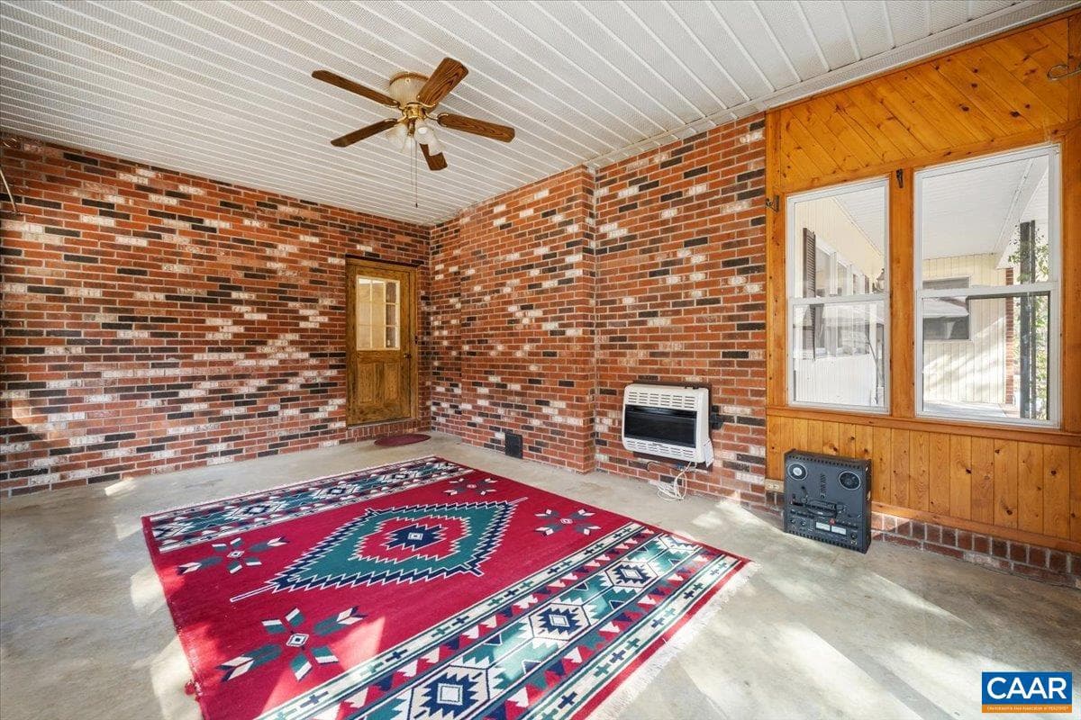 391 Pond Rd photo 22