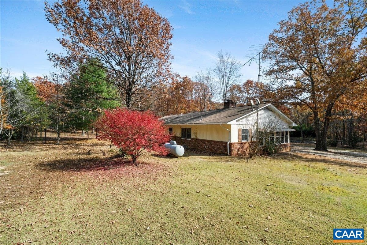 391 Pond Rd photo 47