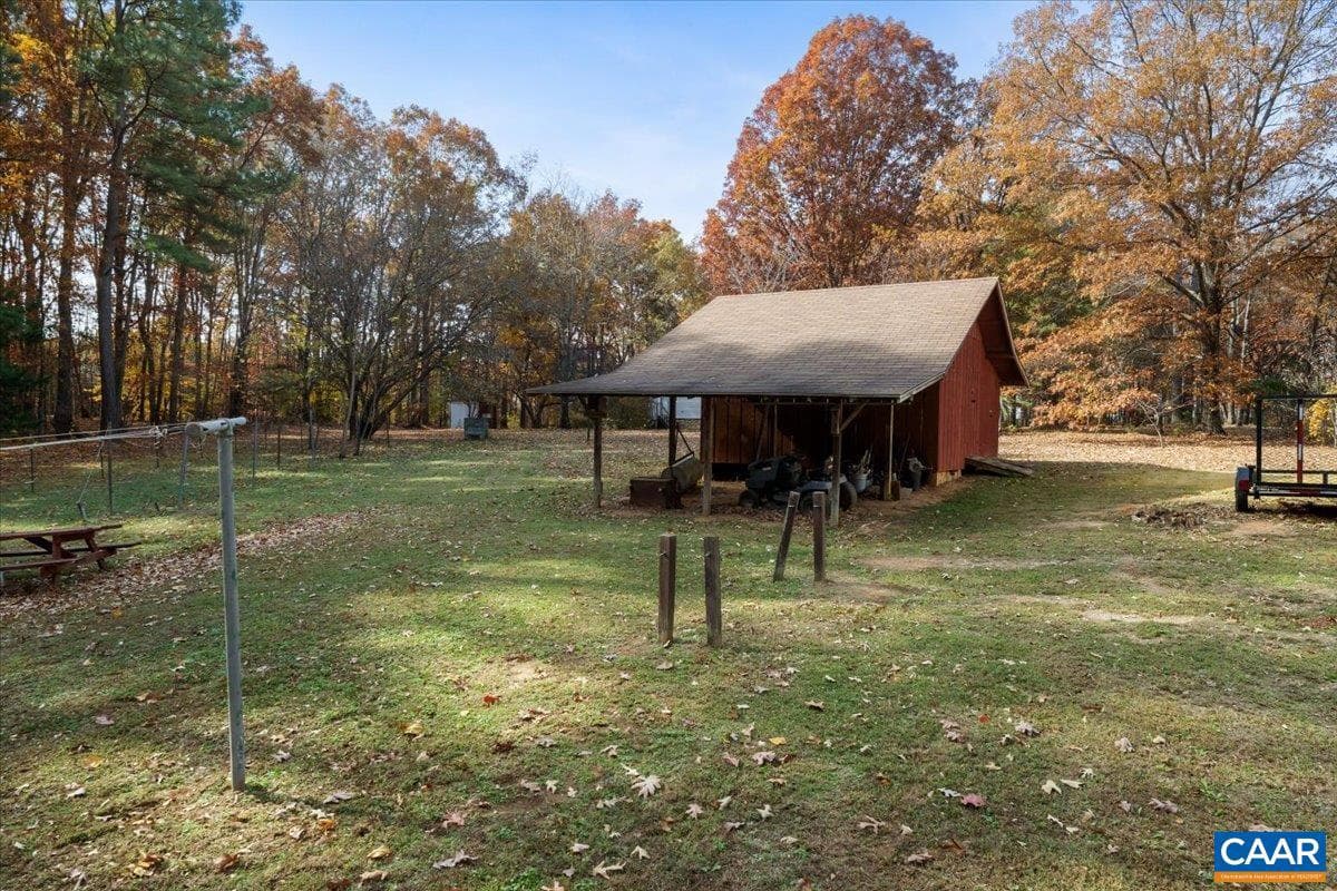 391 Pond Rd photo 49