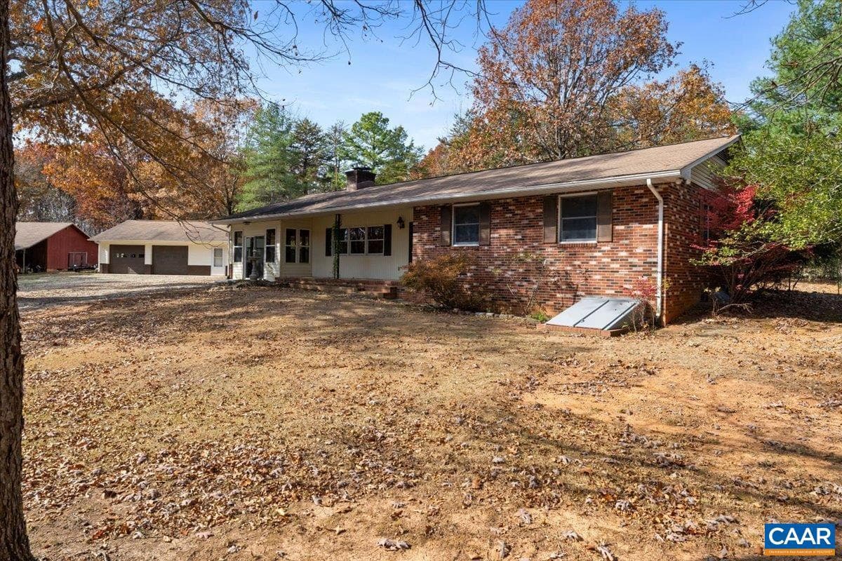 391 Pond Rd photo 54