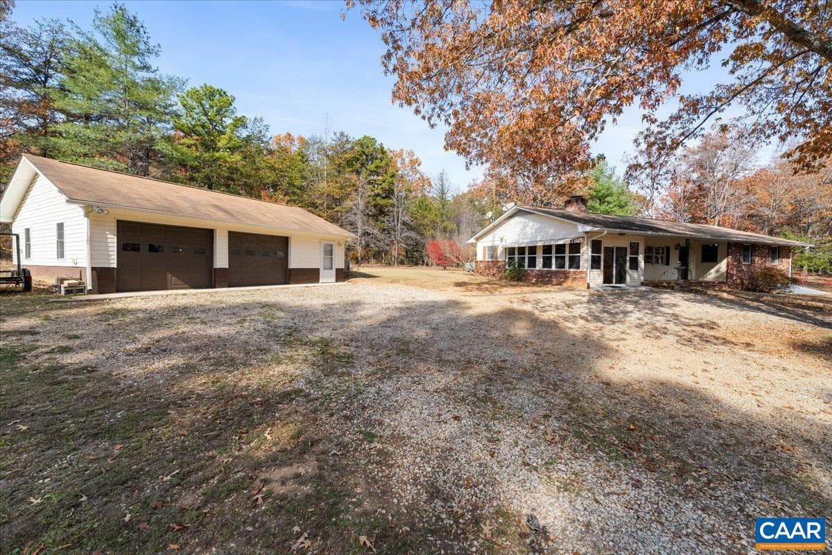 391 Pond Rd photo 6