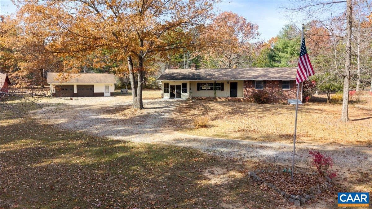 391 Pond Rd photo 74