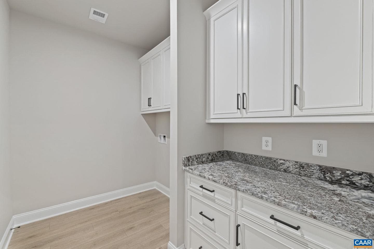 112 Sunbird Ln photo 35