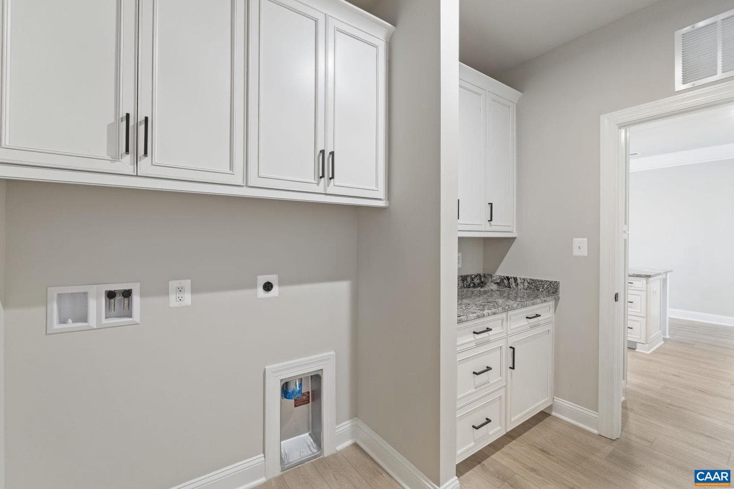 112 Sunbird Ln photo 36