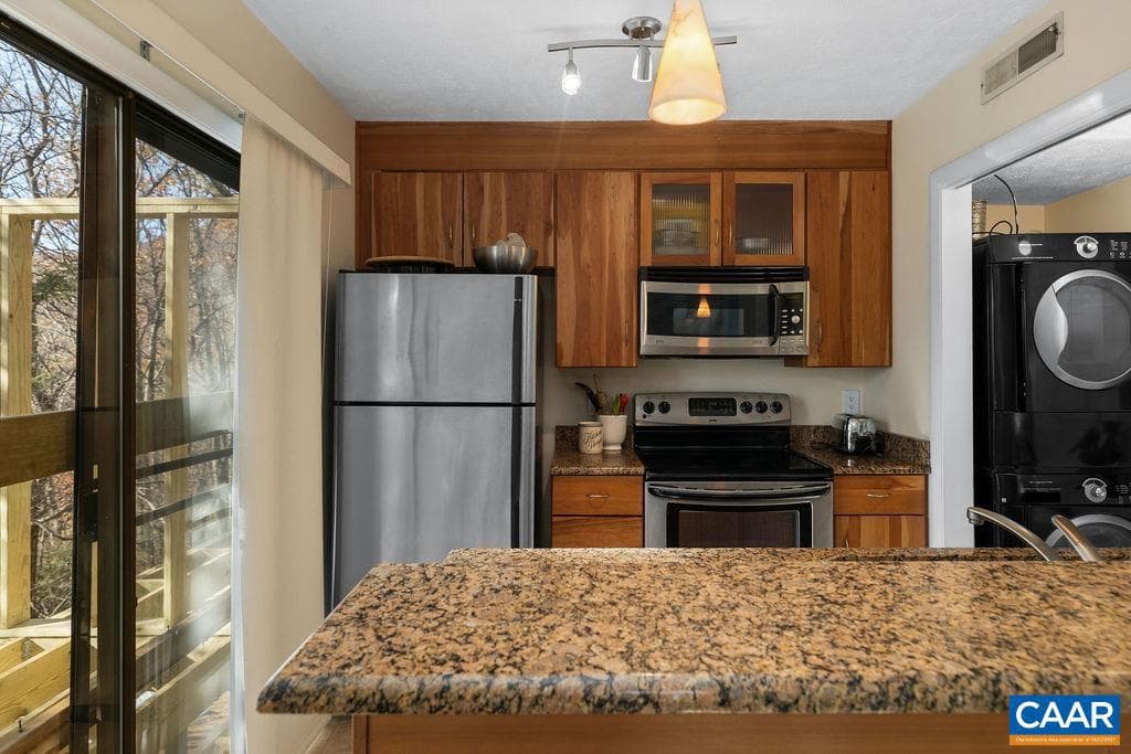 731 Laurelwood Condos photo 8