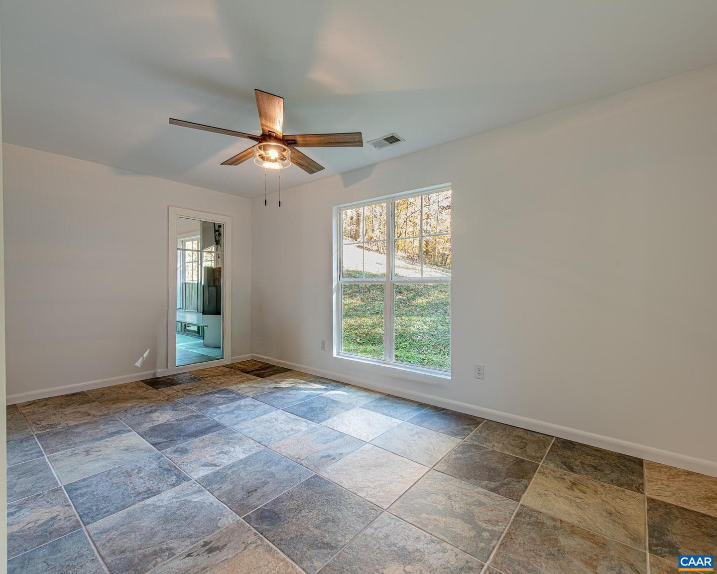 3189 James River Rd photo 17