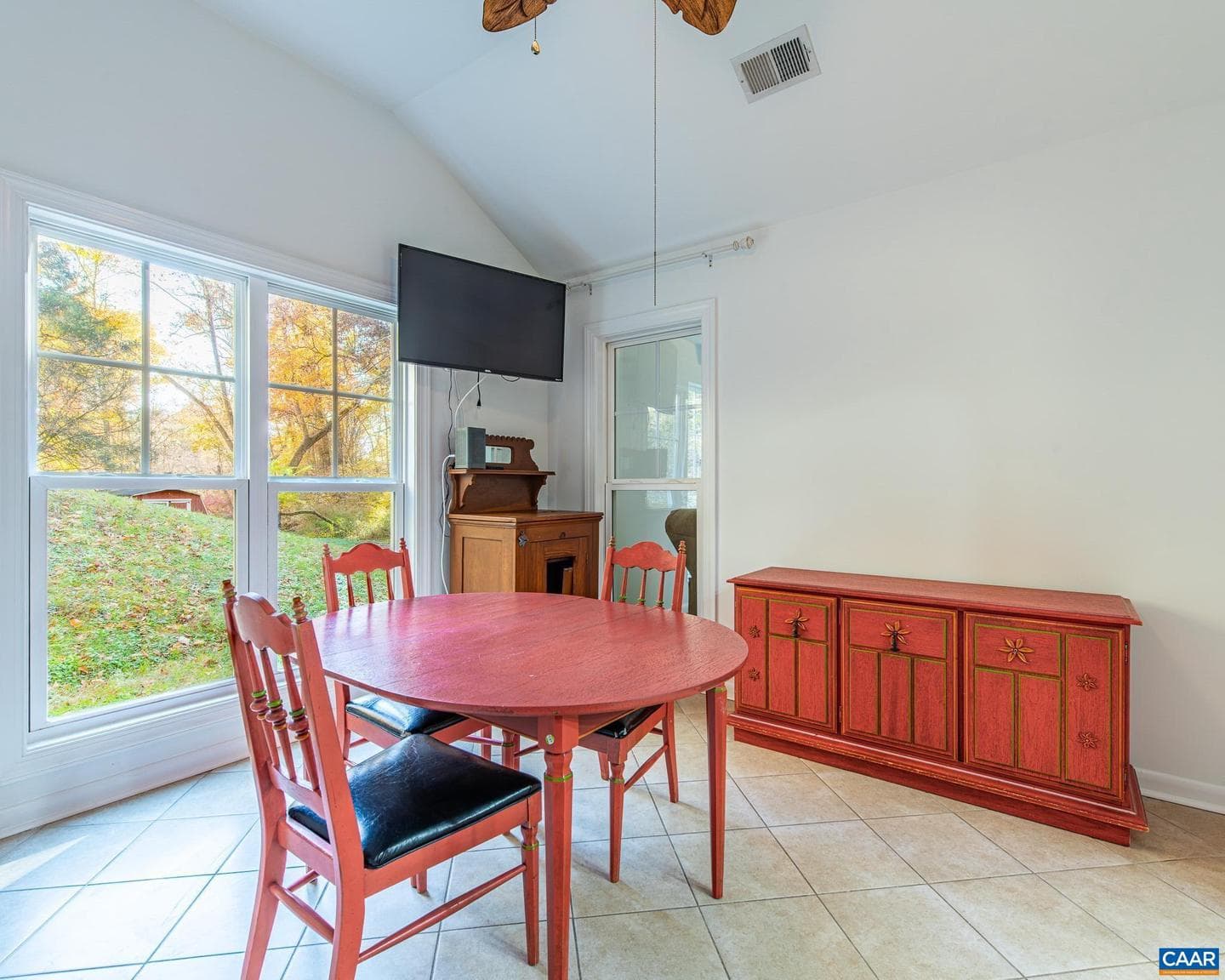 3189 James River Rd photo 7