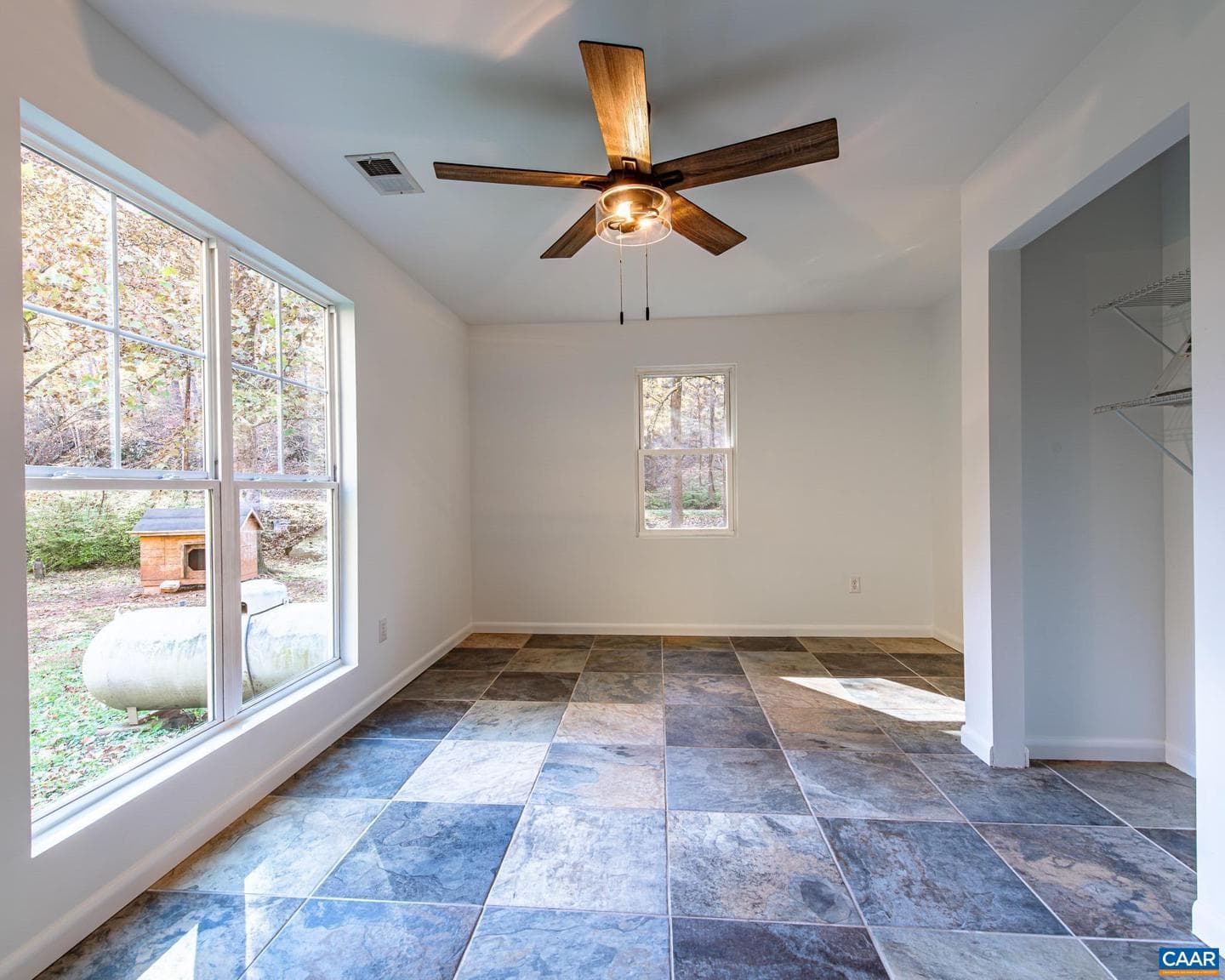 3189 James River Rd photo 8