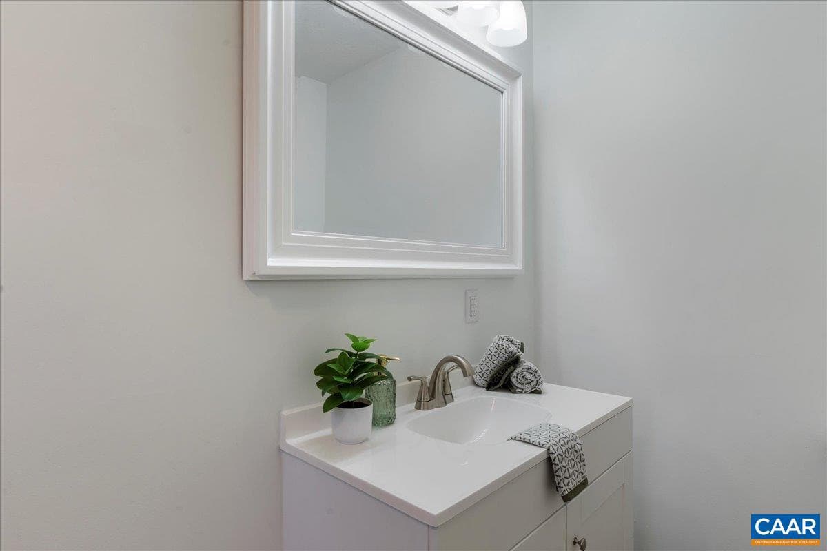 492 Red Bird Ln photo 12