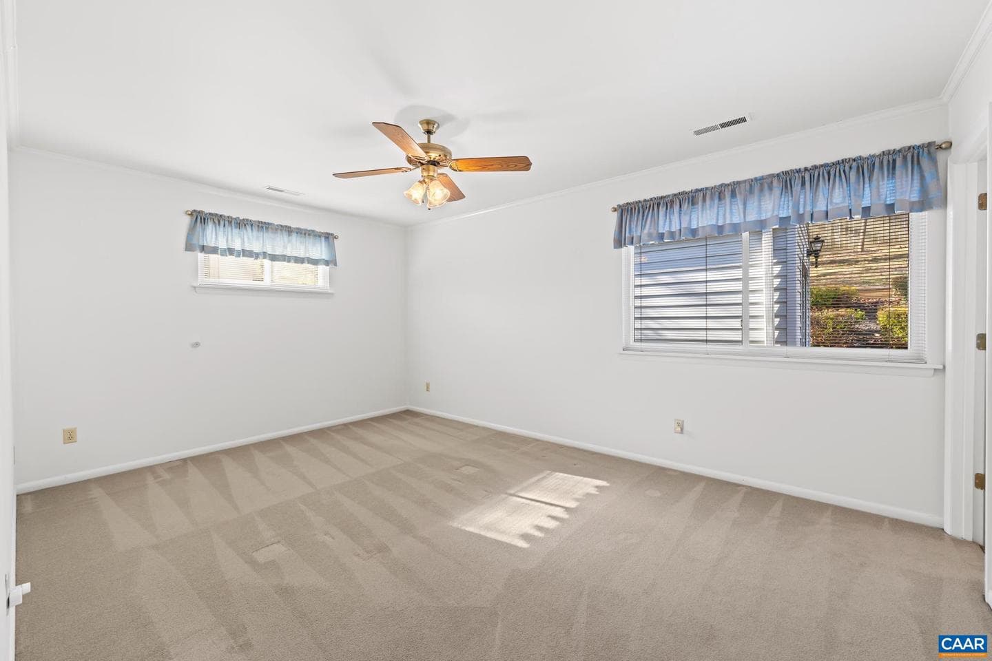 540 Woodmont Dr photo 14
