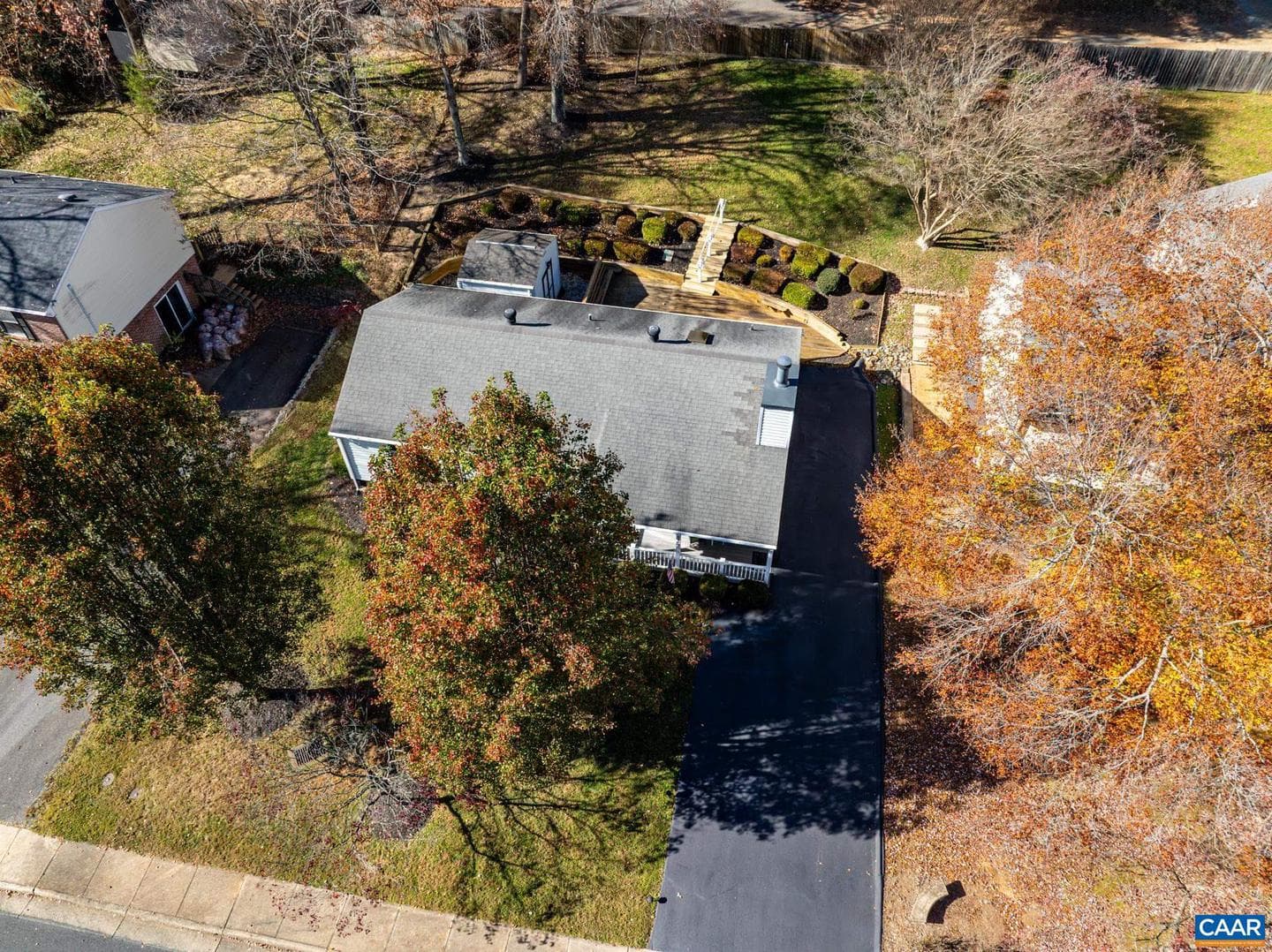 540 Woodmont Dr photo 23