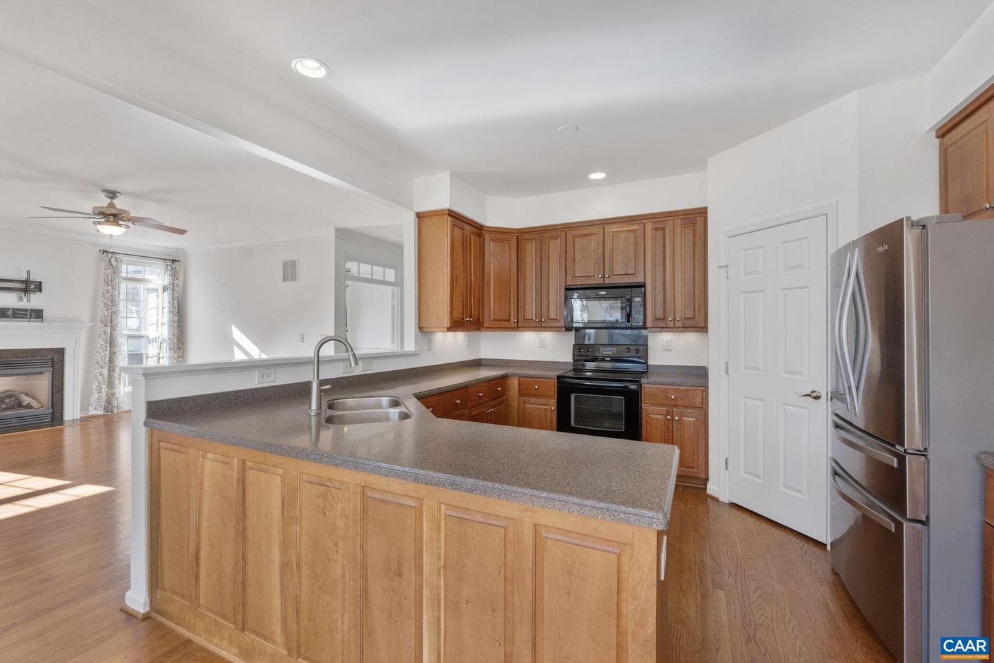 2053 Ridgetop Dr photo 12