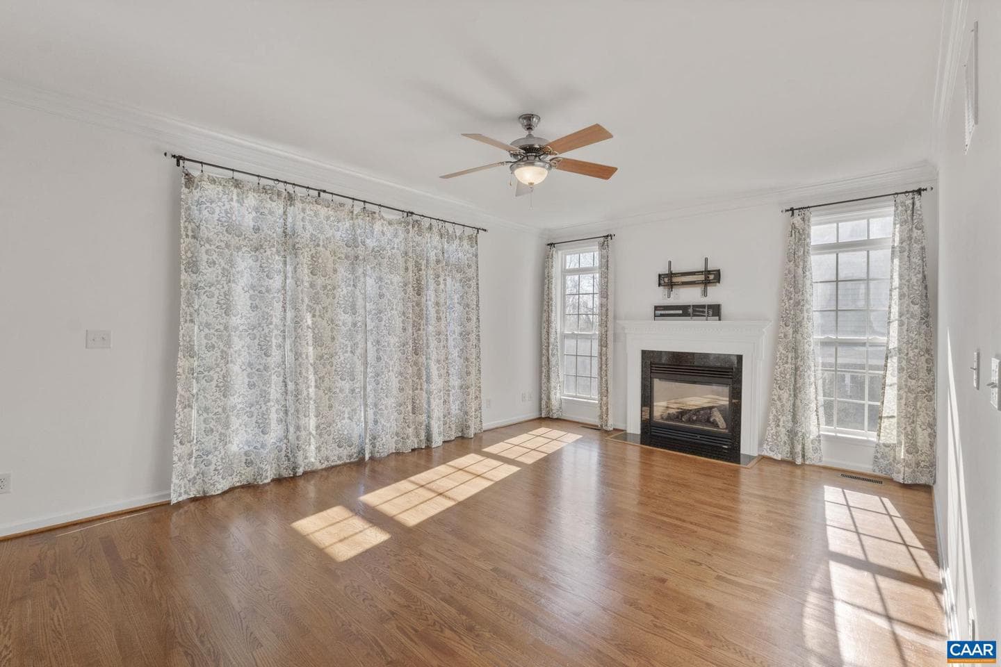 2053 Ridgetop Dr photo 18
