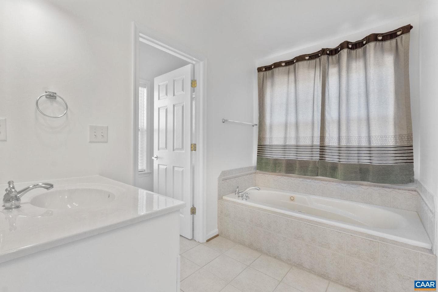 2053 Ridgetop Dr photo 28