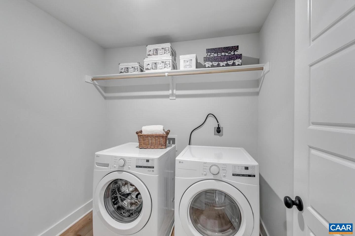 4 Warwick Dr photo 22