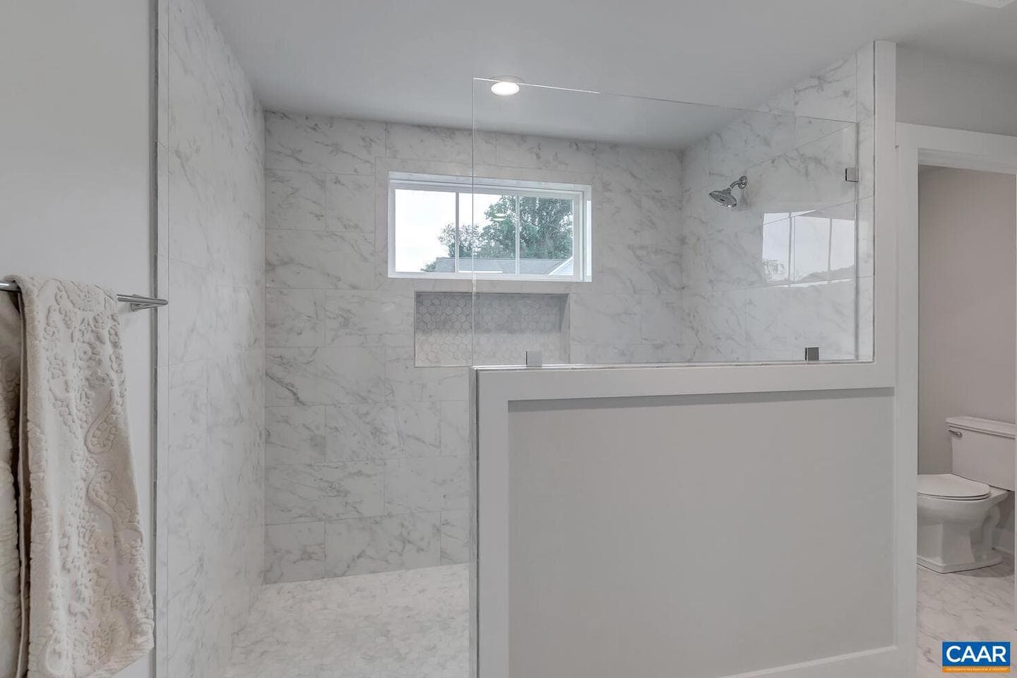 4 Warwick Dr photo 27
