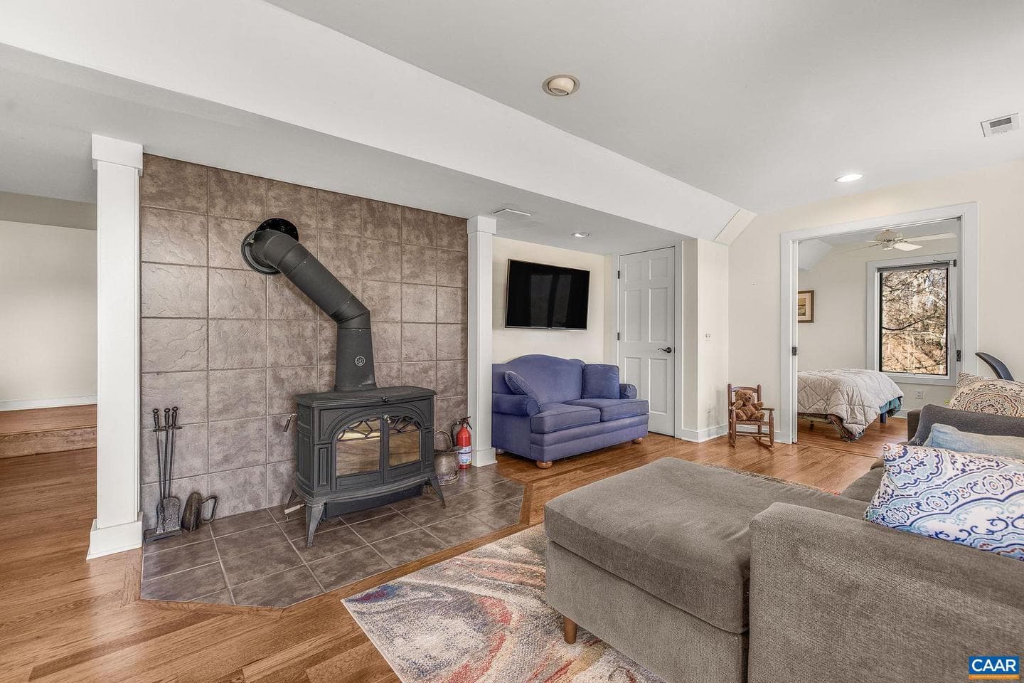 987 Rodes Farm Dr photo 38