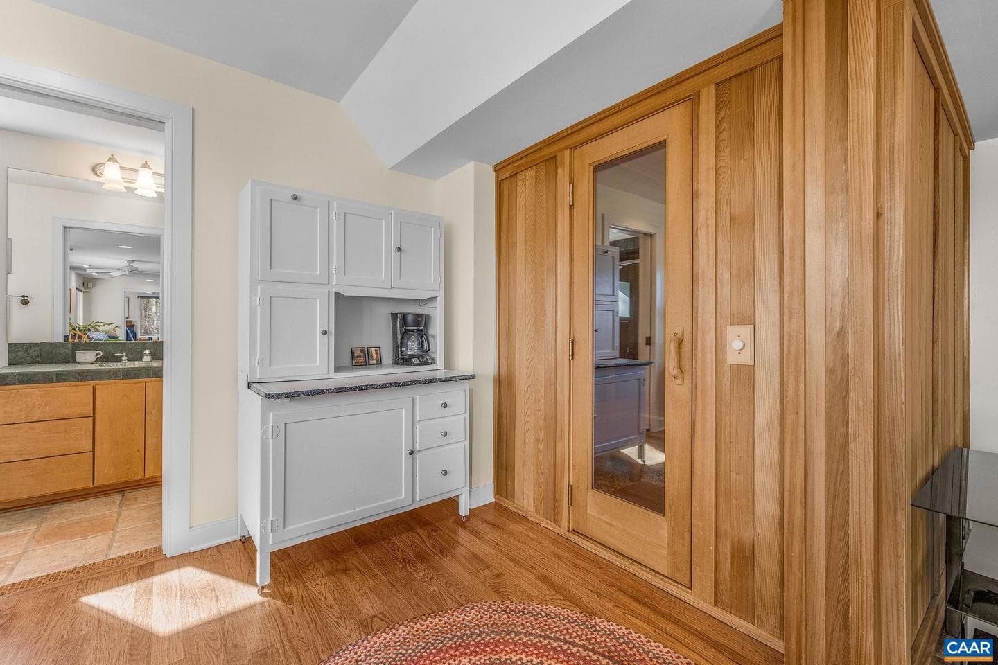 987 Rodes Farm Dr photo 40