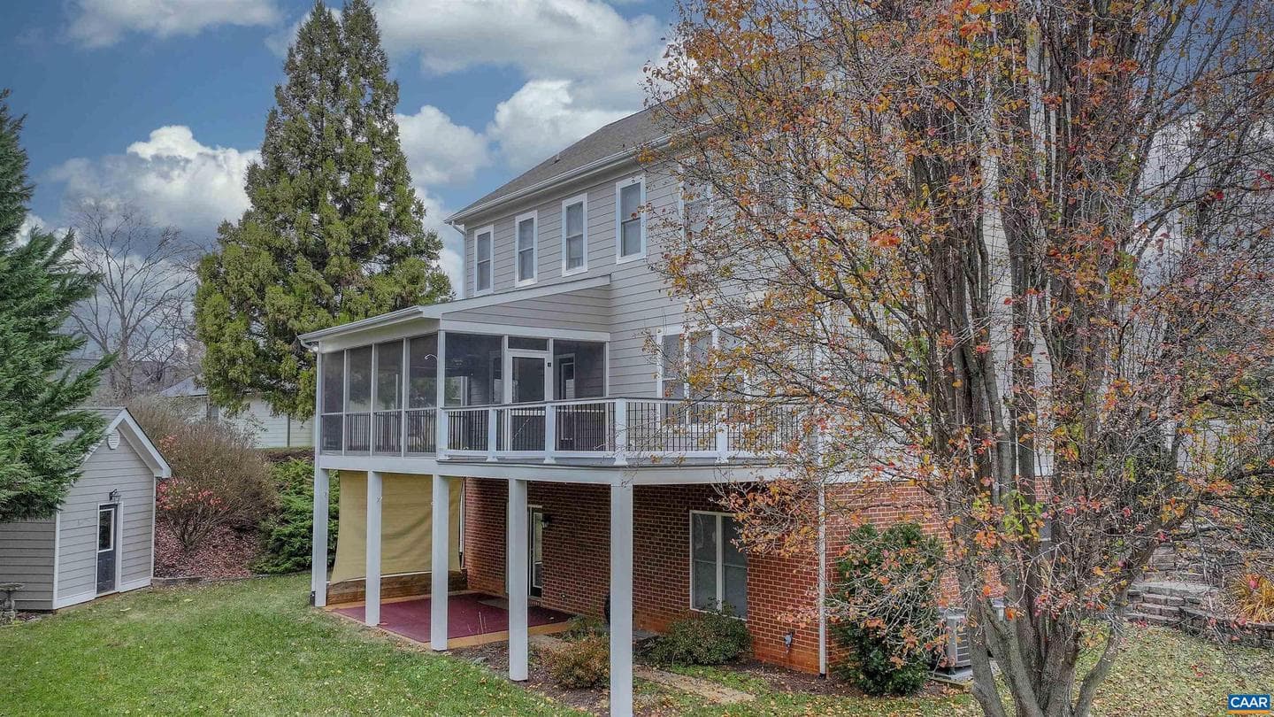 4885 Mechums River Rd photo 2
