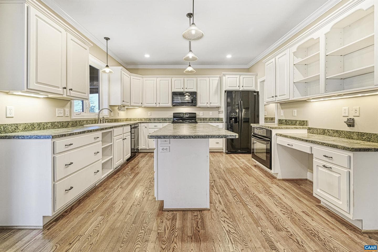 4885 Mechums River Rd photo 3