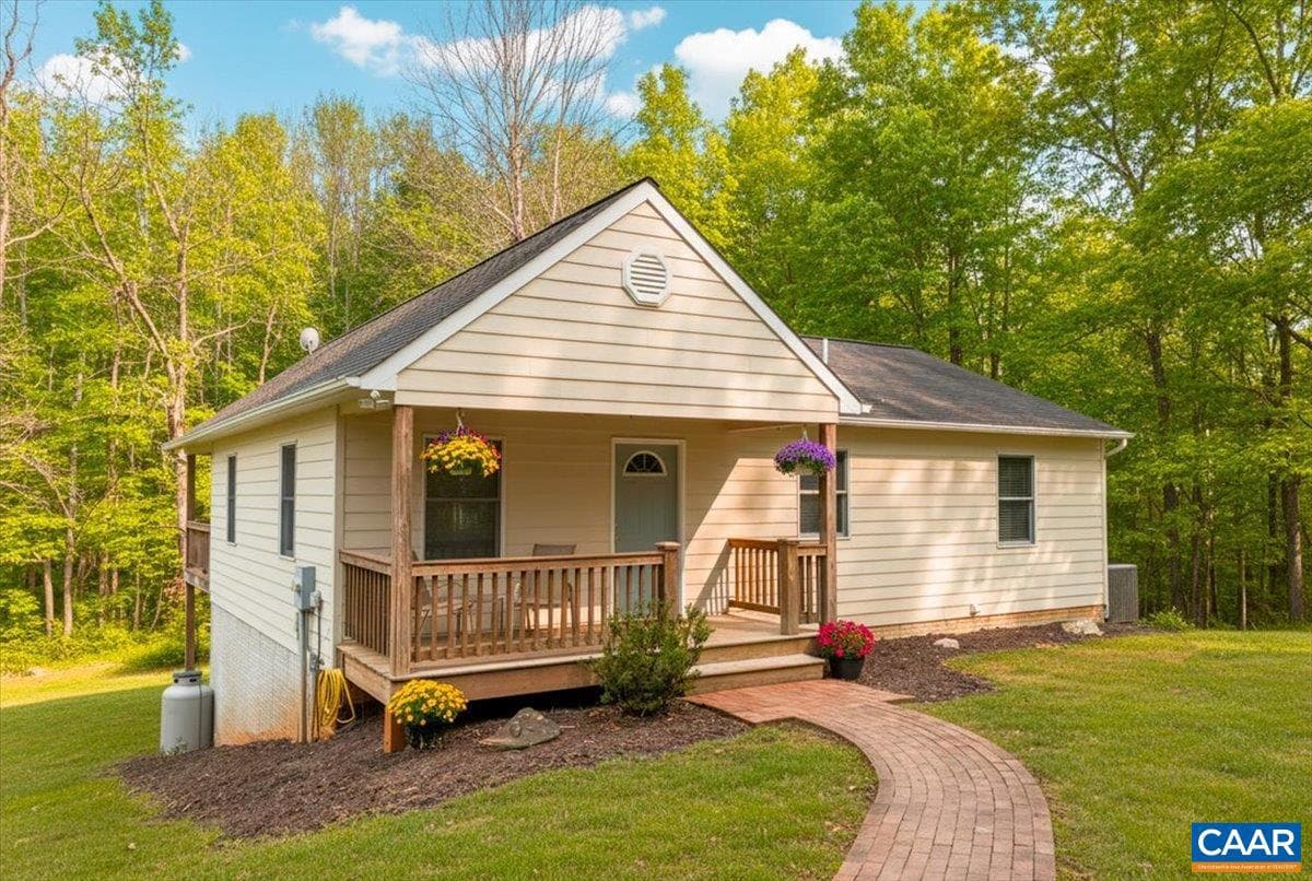 1411 Hill Hollow Rd