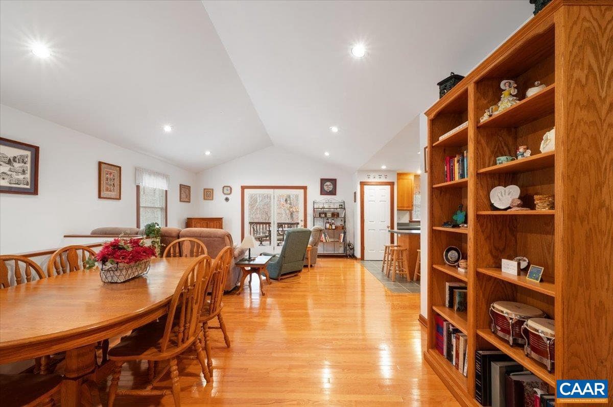 1411 Hill Hollow Rd photo 2