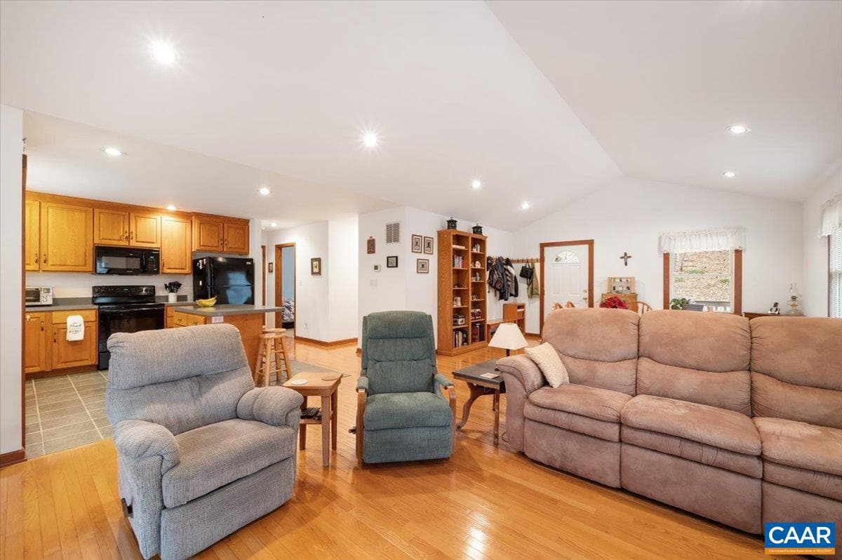 1411 Hill Hollow Rd photo 6