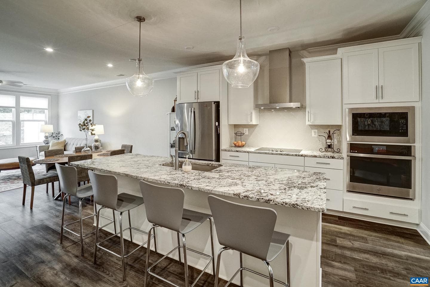 2024 Dunwood Dr photo 8