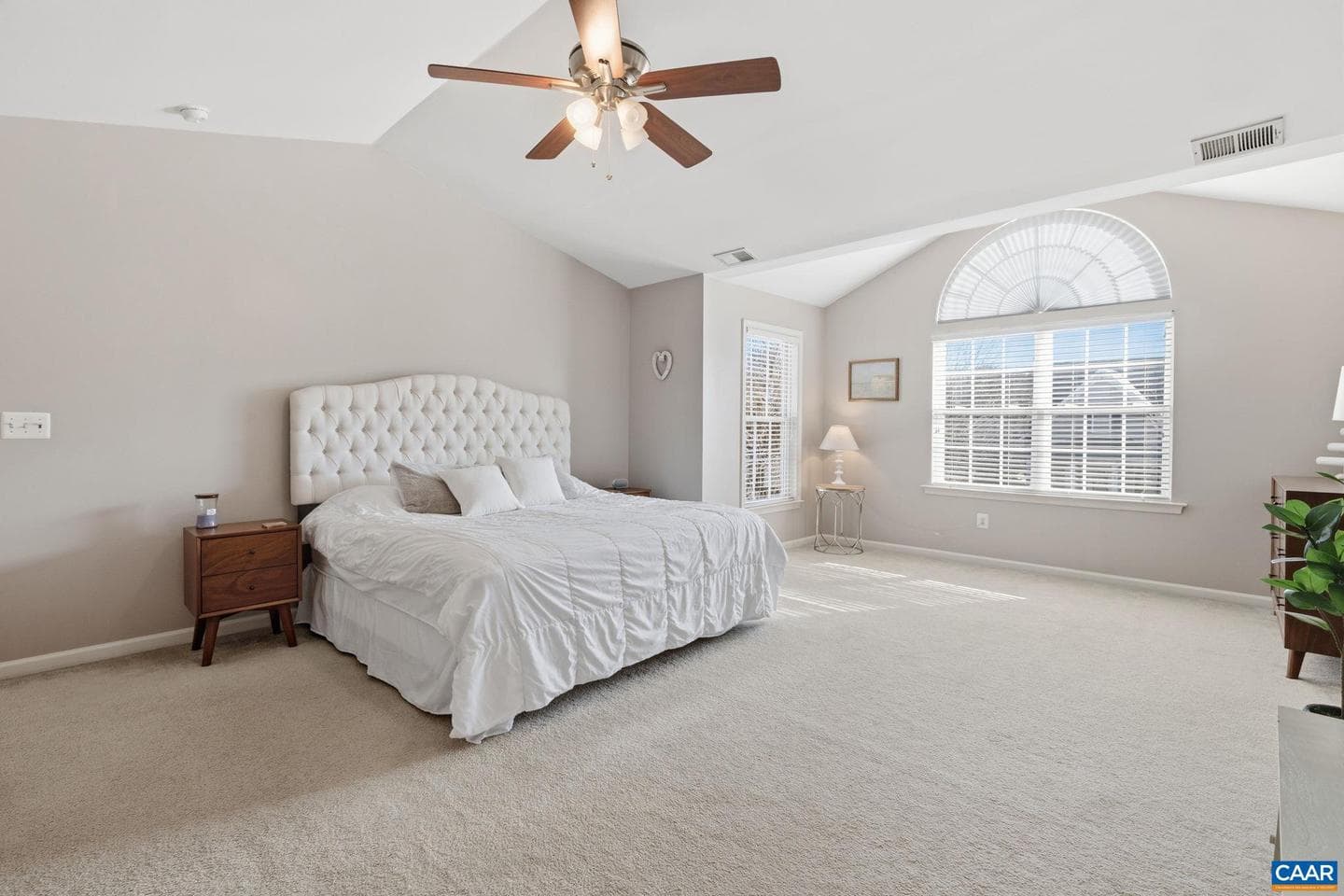 22 Villa Ave photo 15
