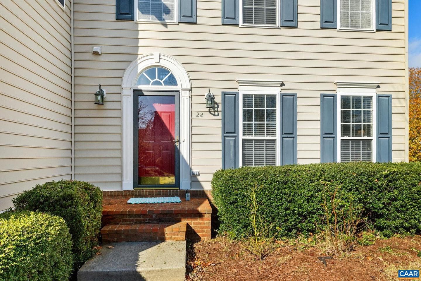 22 Villa Ave photo 3