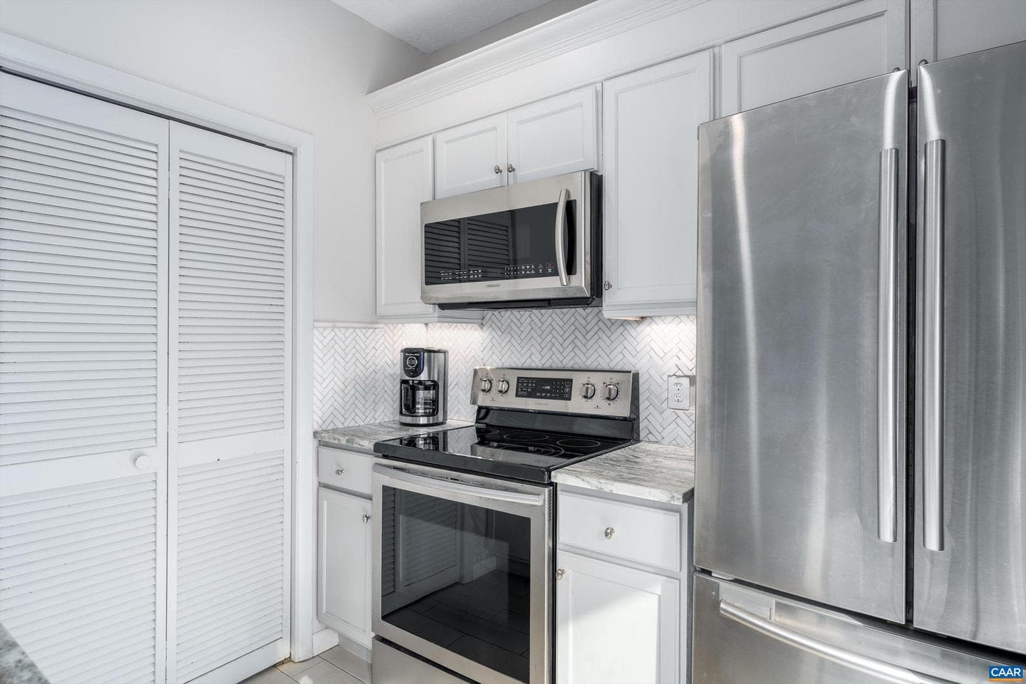 470 Three Ridges Condos photo 6