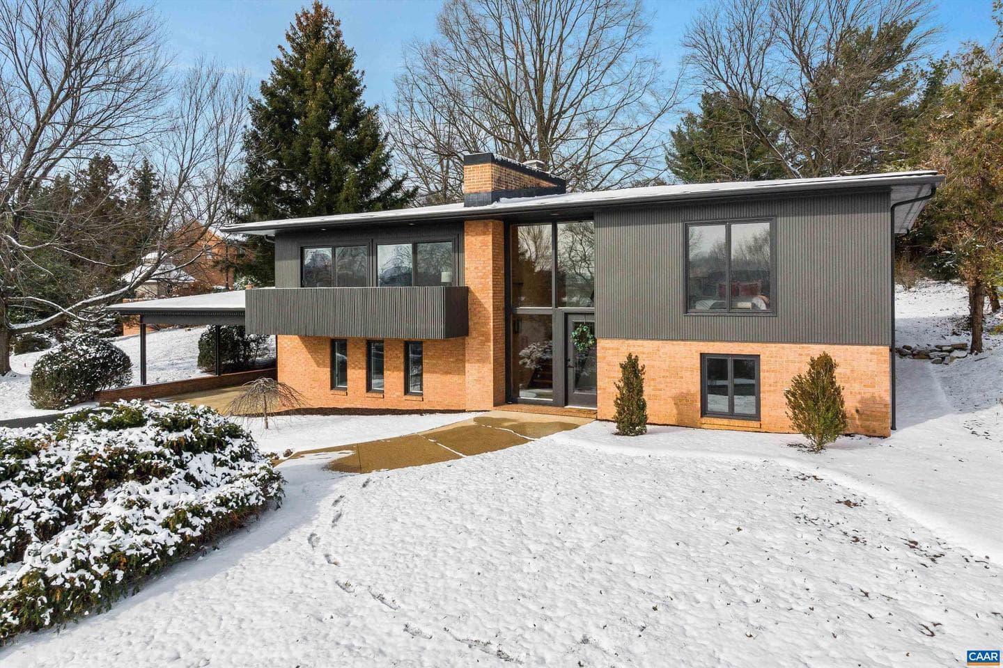 475 Myers Ave photo 2