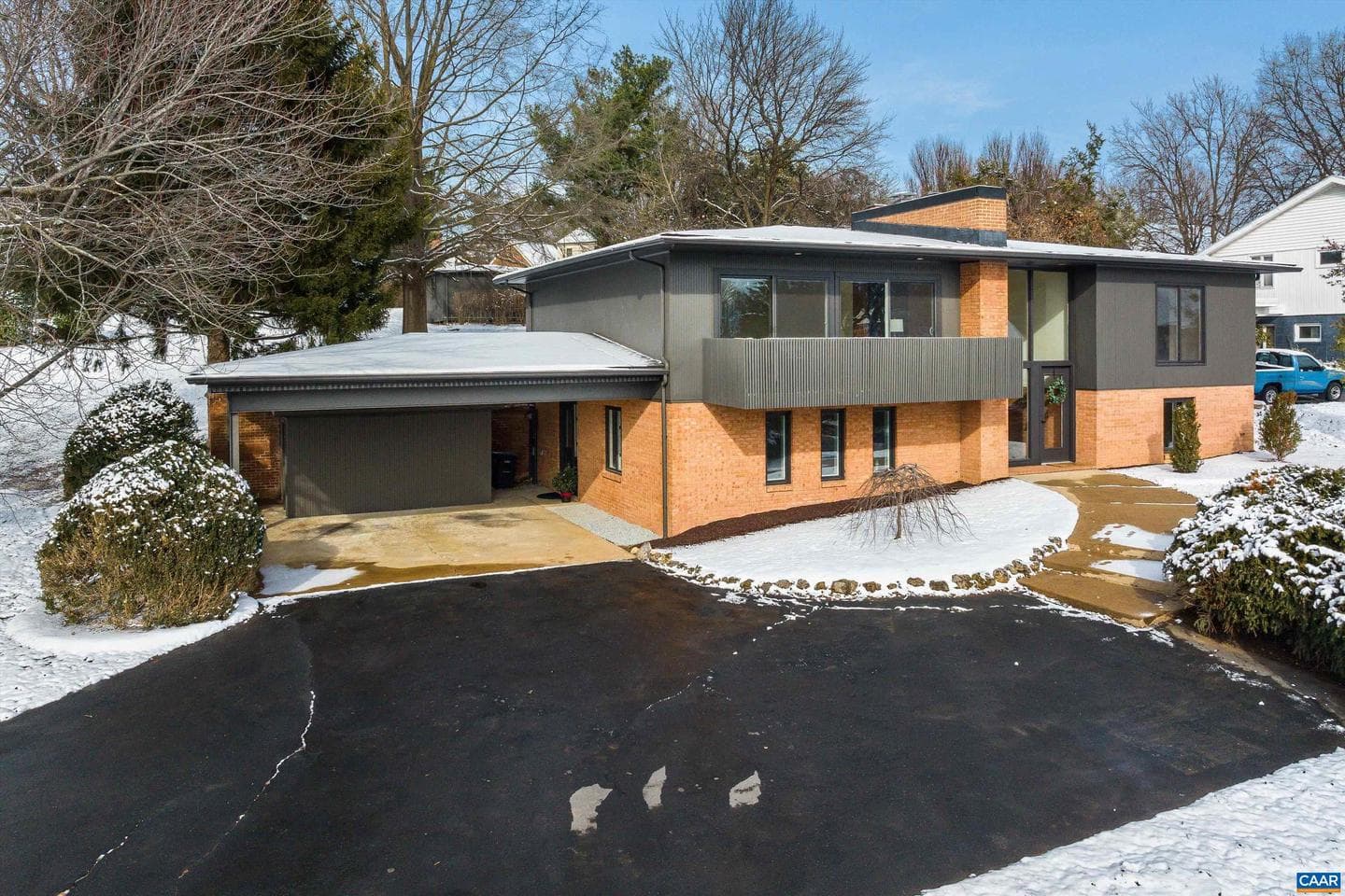 475 Myers Ave photo 3
