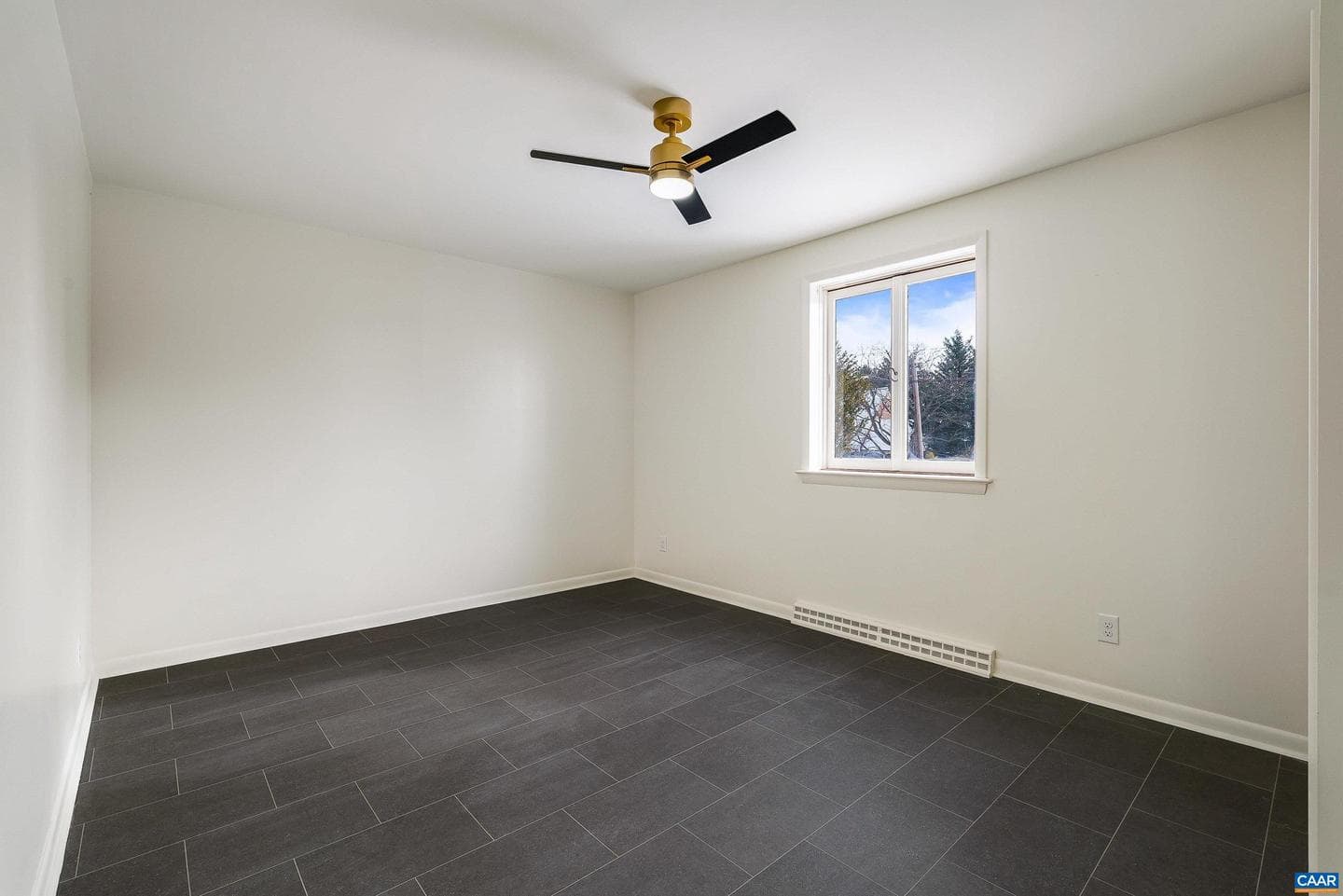 475 Myers Ave photo 43