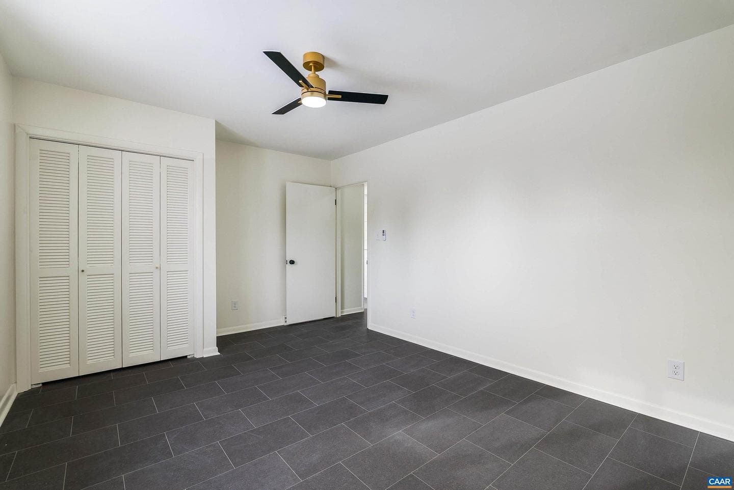 475 Myers Ave photo 44