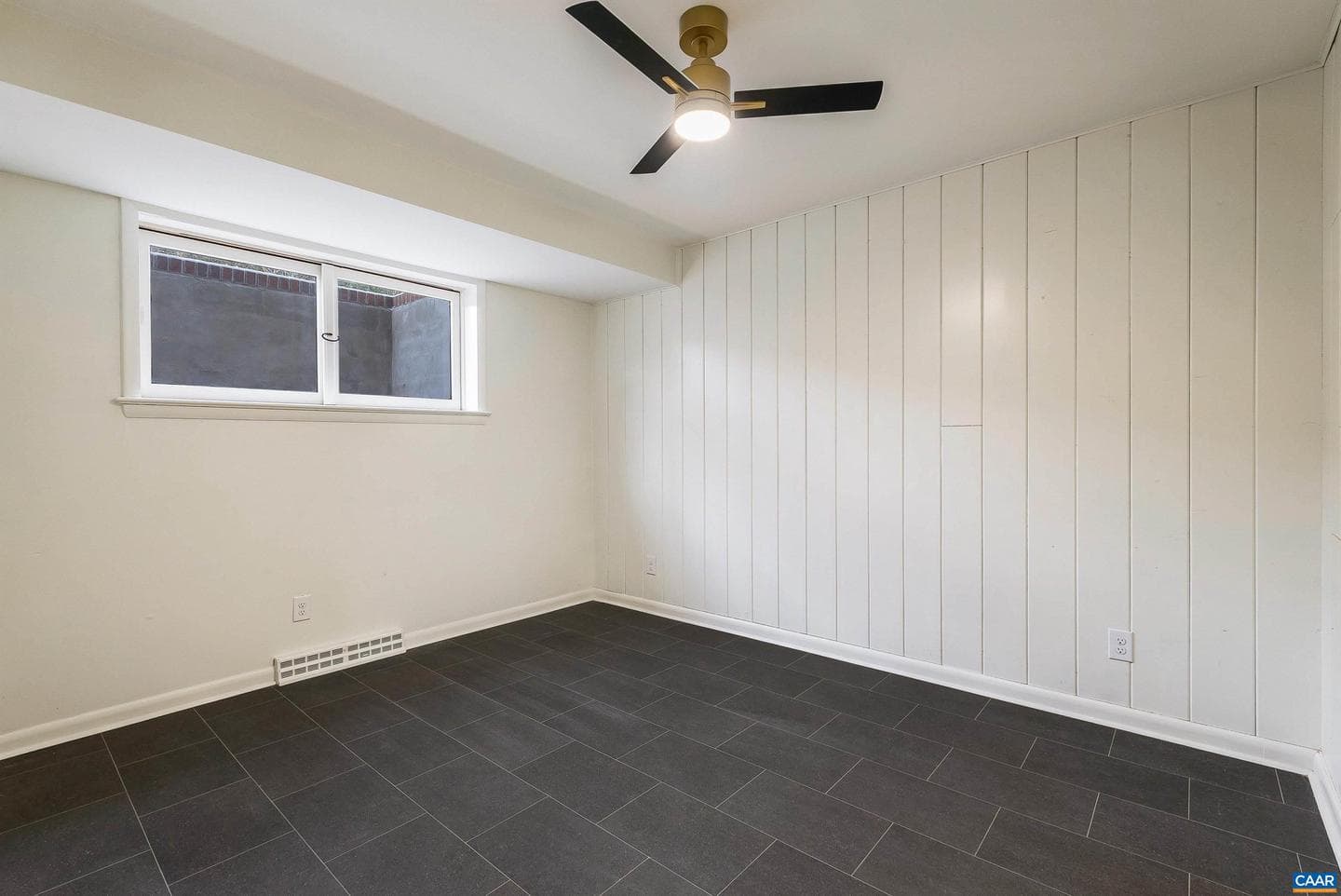 475 Myers Ave photo 45