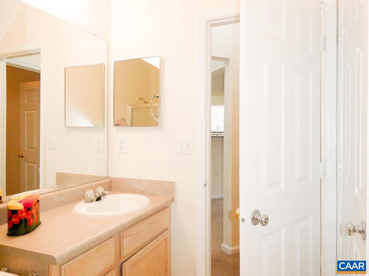 1065 Weybridge Ct #104 photo 23