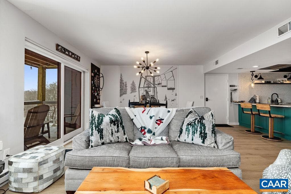 1411 Highlands Condos photo 3
