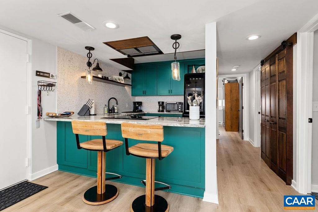 1411 Highlands Condos photo 4
