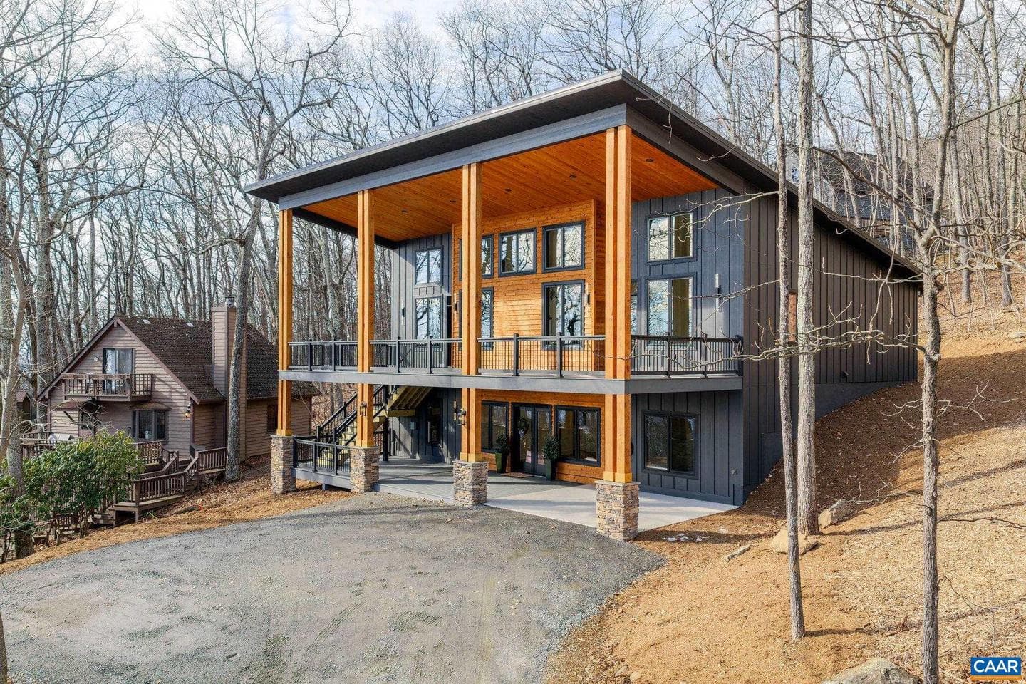 48 Oak Ln
