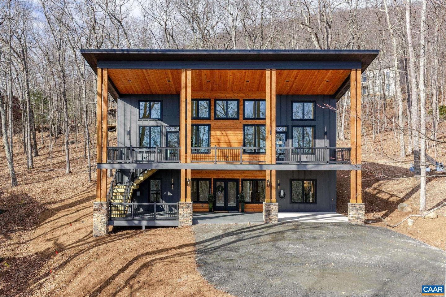 48 Oak Ln photo 3