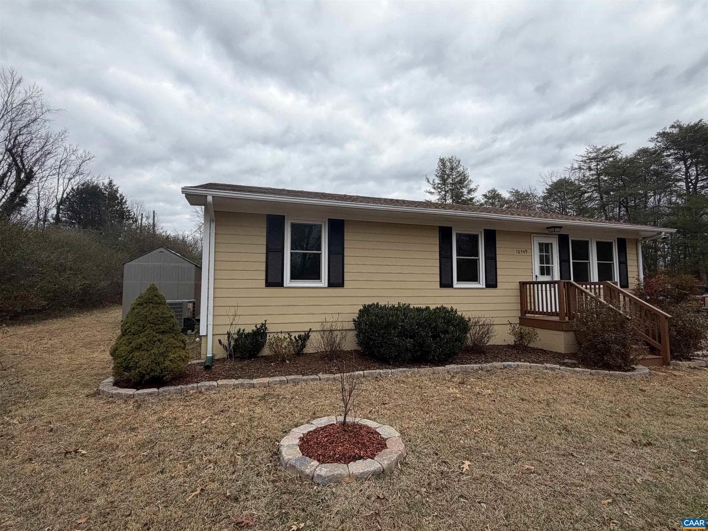 10549 Louisa Rd photo 2