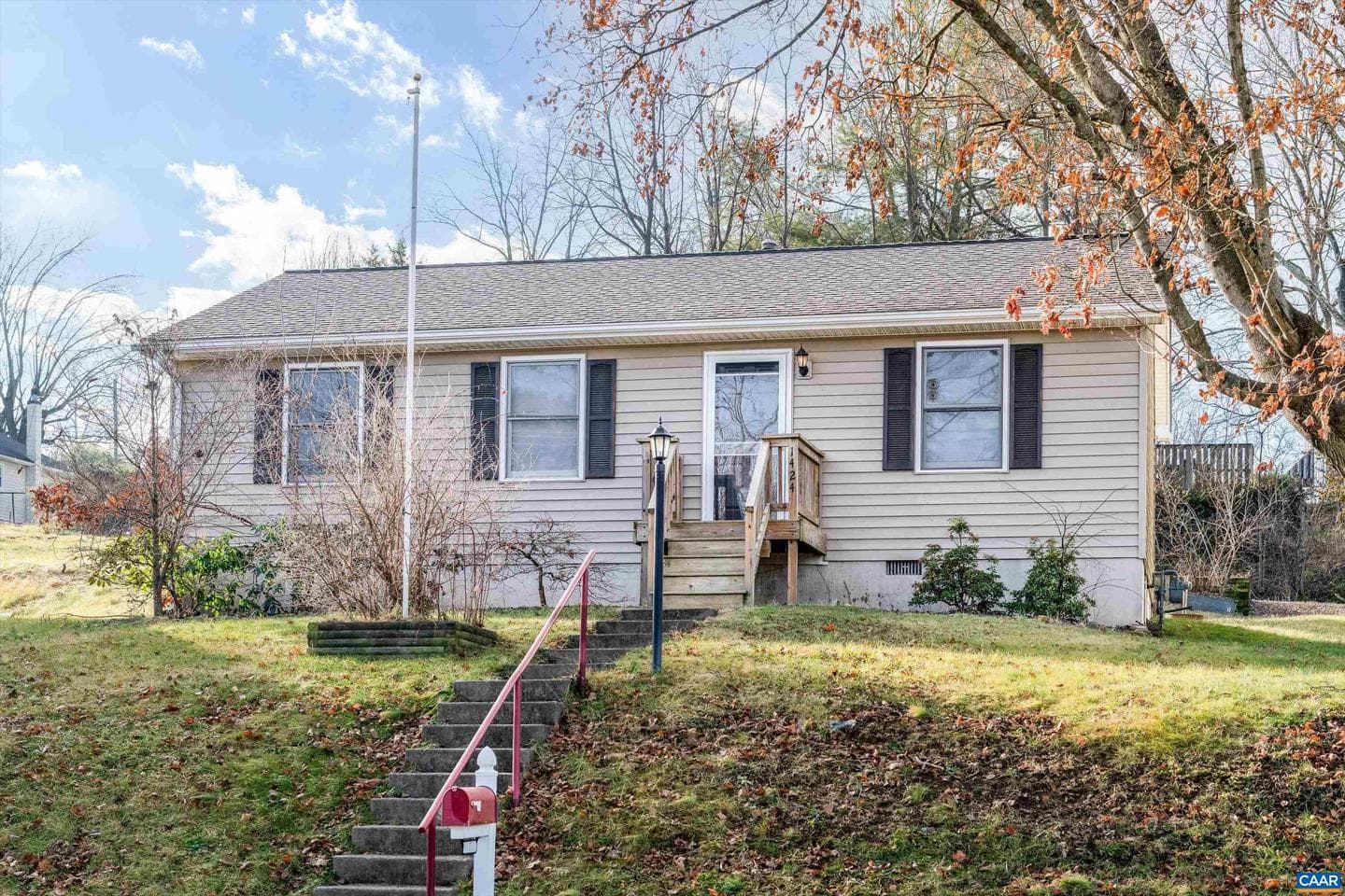 1424 B St photo 3