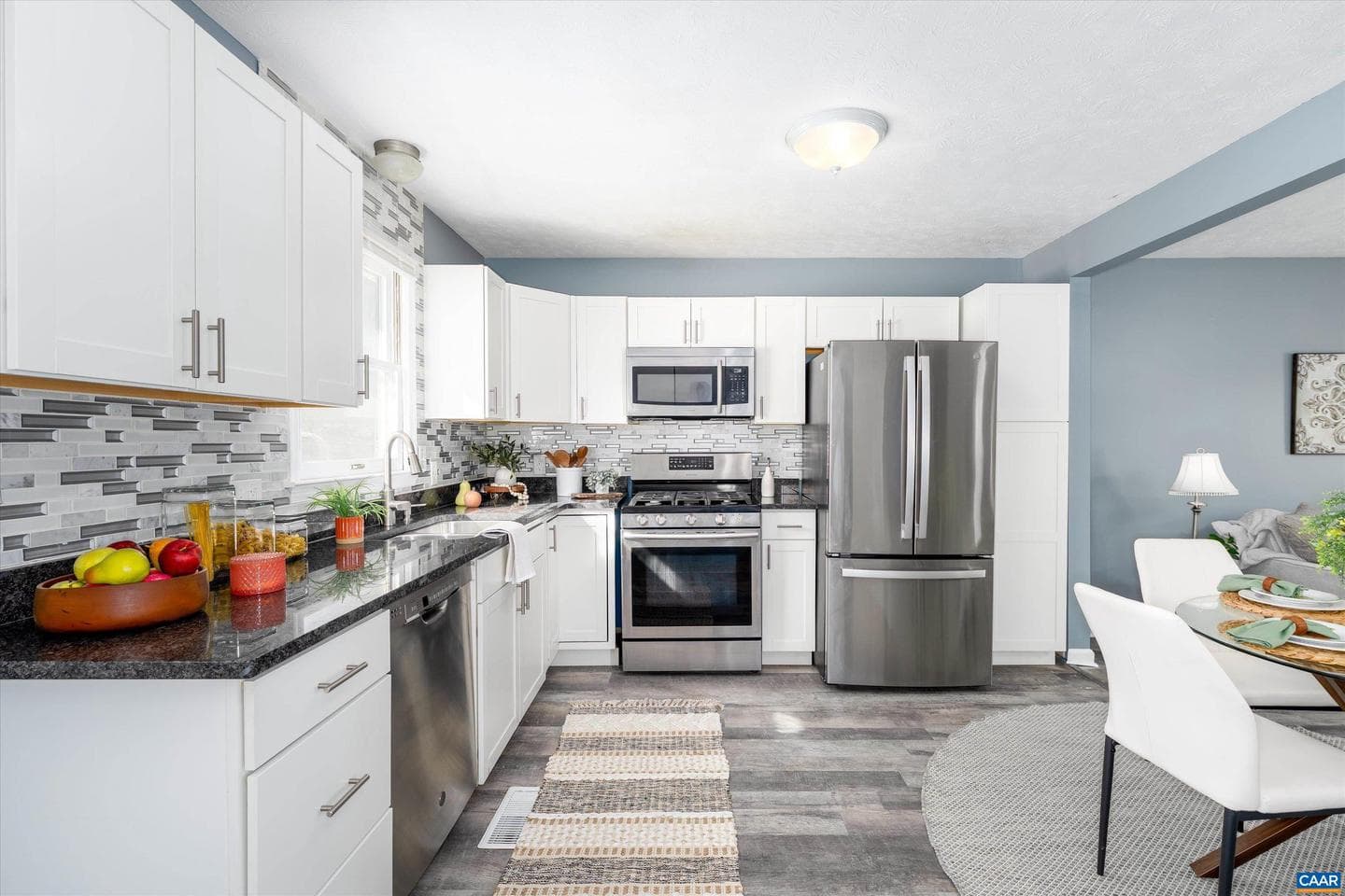 1424 B St photo 8