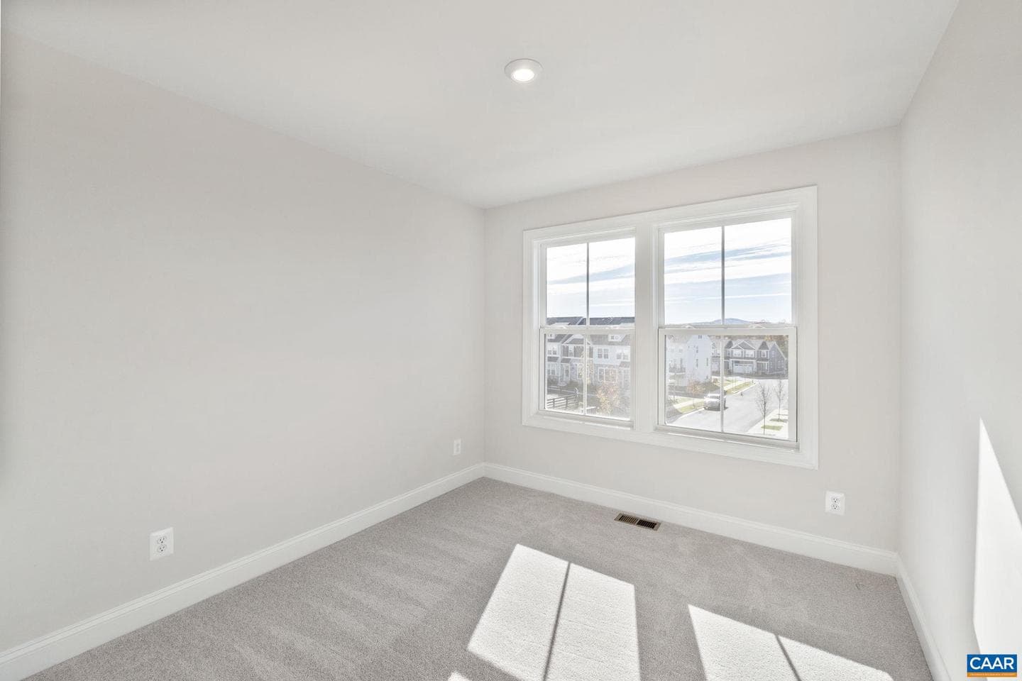 738 Park Ridge Dr photo 38